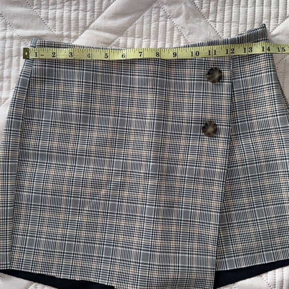 Zara skort . Size Small . - Picture 3 of 8